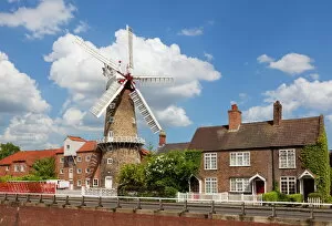 Images Dated 9th May 2011: The Maud Foster Windmill is a seven storey, five sailed windmill located by the Maud Foster Drain