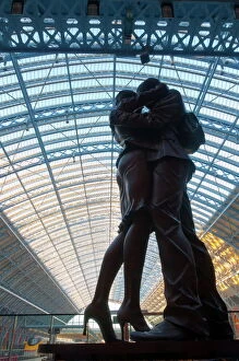 Sculpture Collection: The Meeting Place, bronze sculpture by Paul Day, St. Pancras Station, London