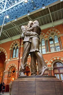 Bronze Gallery: The Meeting Place bronze statue, St. Pancras Railway Station, London, England, United Kingdom