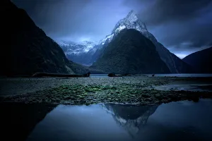 Milford Sound at twilight, Fiordland National Park, UNESCO World Heritage Site Milford Sound at twilight, Fiordland National Park, UNESCO World Heritage Site