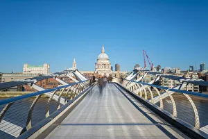 Millennium Bridge (London Millennium Footbridge) over River Thames, St Millennium Bridge (London Millennium Footbridge) over River Thames, St