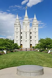 Images Dated 12th July 2010: Mormon Temple on Temple Square, Salt Lake City, Utah, United States of America