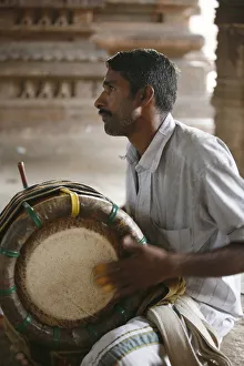 Musician calling for the puja, Trivalenjury temple, Tamil Nadu, India, Asia Musician calling for the puja, Trivalenjury temple, Tamil Nadu, India, Asia