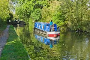 Stratford upon Avon Collection: A narrow boat on the Stratford upon Avon canal, Preston Bagot flight of locks