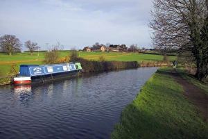 Narrow boat on the Worcester and Birmingham Canal, Tardebigge Locks, Worcestershire Narrow boat on the Worcester and Birmingham Canal, Tardebigge Locks, Worcestershire