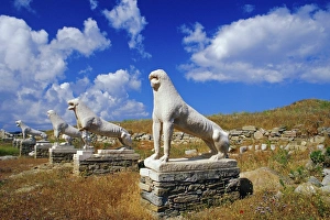 <b class=qtipBold><figcaption>Naxian lion statues</figcaption></b><br>Naxian lion statues, Delos, Cyclades Islands, Greece<br><em>© Robert Harding 2008 - All Rights Reserved</em> Naxian lion statues