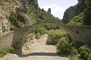 Noutsis bridge, Kokkori, Kipi, Zagoria mountains, Epiros, Greece, Europe Noutsis bridge, Kokkori, Kipi, Zagoria mountains, Epiros, Greece, Europe