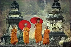 Buddhist Gallery: Novice Buddhist monks
