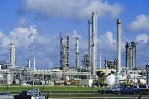 Louisiana Gallery: Oil refinery on bank of Mississippi near Baton Rouge
