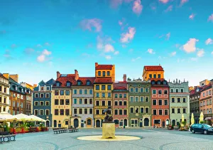 Old Town Market Square and the Warsaw Mermaid at dawn, UNESCO World Heritage Site Old Town Market Square and the Warsaw Mermaid at dawn, UNESCO World Heritage Site