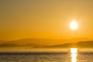 Images Dated 19th September 2012: Pacific Northwest sunset, Haro Strait, Saturna Island, British Columbia, Canada, North America
