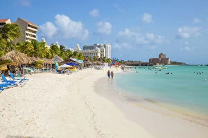 Holiday Makers Gallery: Palm beach, Aruba, Netherlands Antilles, Caribbean, Central America