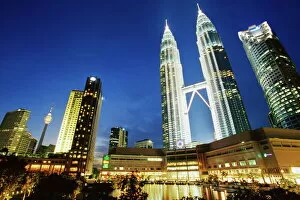 Images Dated 29th January 2000: Petronas Twin Towers