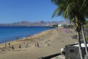 Images Dated 1st December 2011: Playa Grande, Puerto del Carmen, Lanzarote, Canary Islands, Spain