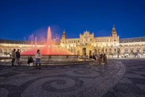 Images Dated 26th January 2019: Plaza de Espana in Parque de Maria Luisa at night, Seville, Andalucia, Spain, Europe