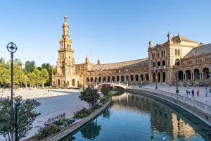 The Plaza de Espana on a sunny morning, Parque de Maria Luisa, Seville, Andalusia, Spain The Plaza de Espana on a sunny morning, Parque de Maria Luisa, Seville, Andalusia, Spain