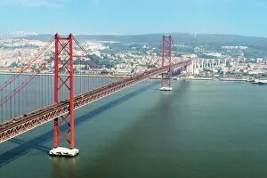 Viaducts Gallery: Ponte 25 de Abril (25th of April Bridge) over the Tagus River, Lisbon, Portugal, Europe