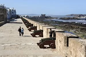 Atlantic Coast Collection: Portuguese cannons along the ramparts, Essaouira, Atlantic coast, Morocco, North Africa, Africa