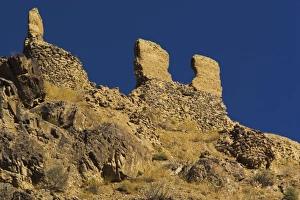 Qasr Zarafshan, to the north and overlooking the 12th century Minaret of Jam Qasr Zarafshan, to the north and overlooking the 12th century Minaret of Jam