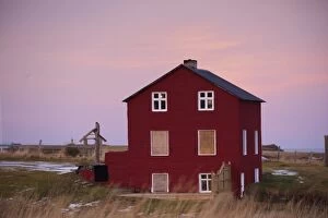 Bakkagerdi Gallery: Red house at sunset at Bakkagerdi, village in Borgarfjordur Eystri fjord