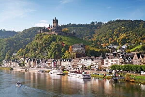 Boats Collection: Reichsburg Castel, Cochem, Moselle river, Rhineland-Palatinate, Germany, Europe