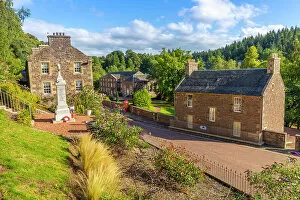 New Lanark Collection: Robert Owen's house and War Memorial, New Lanark, UNESCO World Heritage Site, Lanarkshire, Scotland