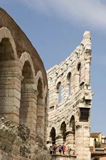 Images Dated 4th May 2008: The Roman Arena, Verona, UNESCO World Heritage Site, Veneto, Italy, Europe