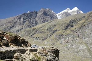Pradesh Gallery: Rothang pass into Chenab valley on Manali-Leh highway