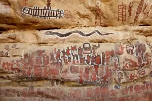 Images Dated 14th November 2009: Sacred rock paintings on cliff depicting Dogon customs and stories in Songo