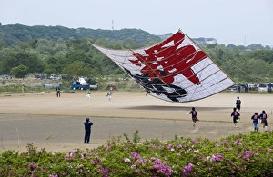 Sagami Kite Festival which boasts the largest kite in Japan at over 14 meters square Sagami Kite Festival which boasts the largest kite in Japan at over 14 meters square