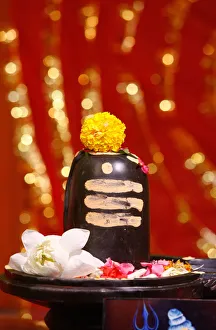 Shiva lingam in Hindu temple, Dubai, United Arab Emirates, Middle East Shiva lingam in Hindu temple, Dubai, United Arab Emirates, Middle East