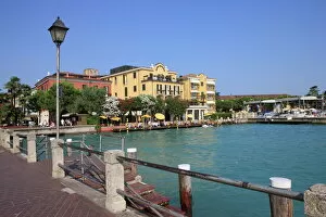 Mediterranean Architecture Collection: Sirmione, Lake Garda, Italian Lakes, Lombardy, Italy, Europe