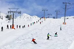 Skiing Gallery: Skiers on a drag lift, Veysonnaz (Verbier), 4 Vallees, Valais, Swiss Alps, Switzerland