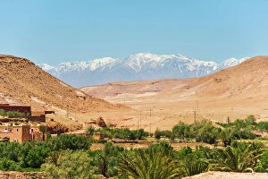 Atlas Mountains Gallery: Snow capped High Atlas Mountains from Kasbah Ait Ben Haddou, near Ouarzazate, Morocco