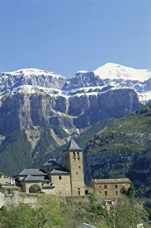 Snow Capped Gallery: Snow-capped mountains of the Ordesa National Park in the Pyrenees