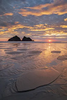 Spectacular sunset above Holywell Bay in North Cornwall, England, United Kingdom, Europe Spectacular sunset above Holywell Bay in North Cornwall, England, United Kingdom, Europe