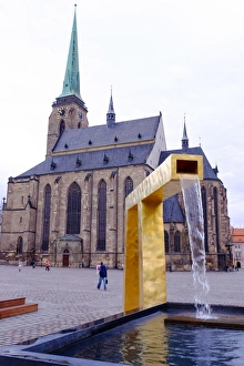 St. Bartholomew's Cathedral and one of the three modern gold fountains, Republic Square St. Bartholomew's Cathedral and one of the three modern gold fountains, Republic Square