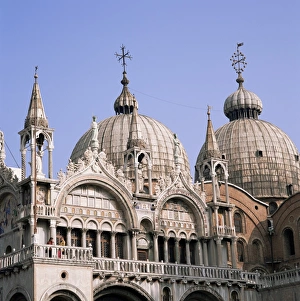 <b class=qtipBold><figcaption>St. Mark's basilica</figcaption></b><br>St. Mark's basilica, Venice, UNESCO World Heritage Site, Veneto, Italy, Europe<br><em>© Robert Harding 2008 - All Rights Reserved</em> St. Mark's basilica