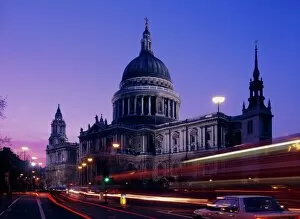 Speeding Collection: St Pauls Cathedral in the evening, London, England, UK