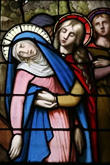 Images Dated 7th May 2007: Stained glass window of the Virgin Mary at Collegiale Notre-Dame des Marais