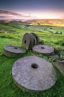 Outcrop Gallery: Stanage Edge millstones at sunrise, Peak District National Park, Derbyshire, England