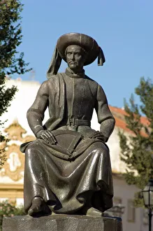 Statue of Prince Henry the Navigator (Dom Henrique) Statue of Prince Henry the Navigator (Dom Henrique)