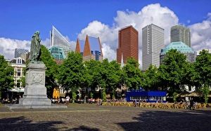 Statue of William of Orange on Plein Square in The Hague, South Holland, Netherlands Statue of William of Orange on Plein Square in The Hague, South Holland, Netherlands