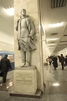 Images Dated 9th February 2008: A statue of Zoya Kosmodemyanskaya, brave woman partisan fighter during WWII