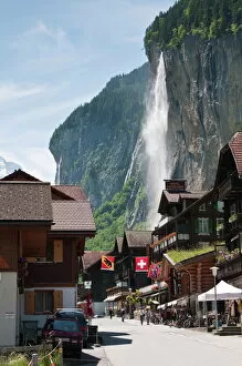 Water Fall Gallery: Staubbach Falls in Lauterbrunnen, Jungfrau Region, Switzerland, Europe