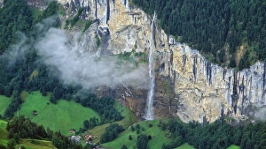 Staubbach Waterfall, Lauterbrunnen, Bernese Oberland, Switzerland, Europe Staubbach Waterfall, Lauterbrunnen, Bernese Oberland, Switzerland, Europe
