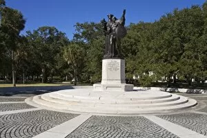 Images Dated 2nd November 2008: Sumter Monument in The Battery, White Point Gardens, Charleston, South Carolina
