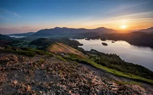 Cumbria Gallery: Sunrise over Derwentwater from the summit of Catbells near Keswick, Lake District National Park