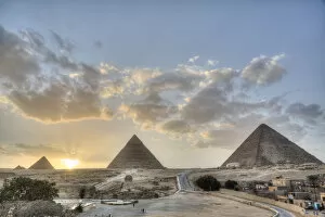 Ancient Egyptian Architecture Gallery: Sunset, Great Pyramids of Giza, UNESCO World Heritage Site, Giza, Egypt, North Africa