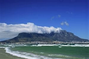 Images Dated 9th August 2008: Table Mountain viewed from Bloubergstrand